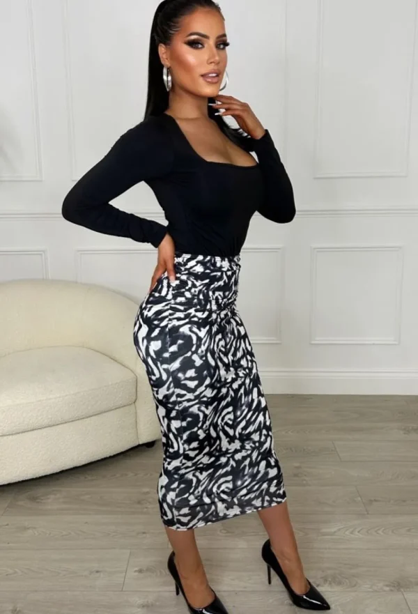 SOFT TOUCH Diva Delight Black Abstract Animal Print Ruched Double Layer Skirt<Women Skirts