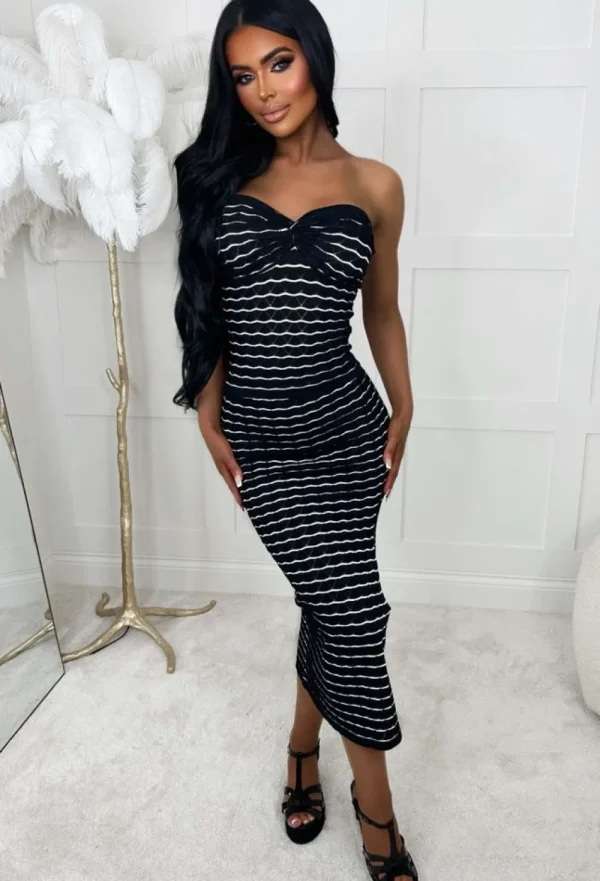 SOY u0026 CO Earn Your Stripes Monochrome Stretch Striped Twist Front Bandeau Co-Ord Set<Women Co-Ords