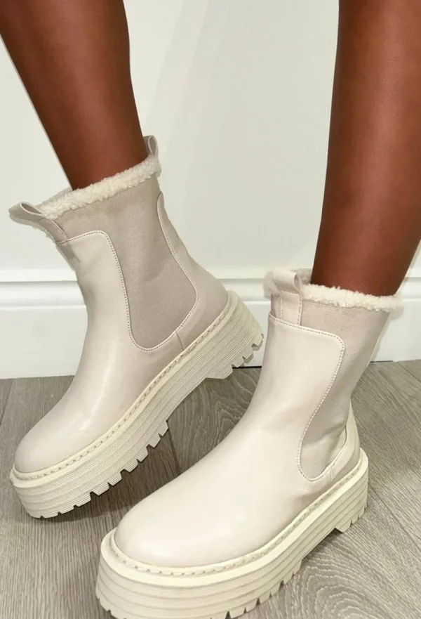 NO DOUBT I'M Your Girl Cream Fleece Lined Chelsea Boots<Women Boots